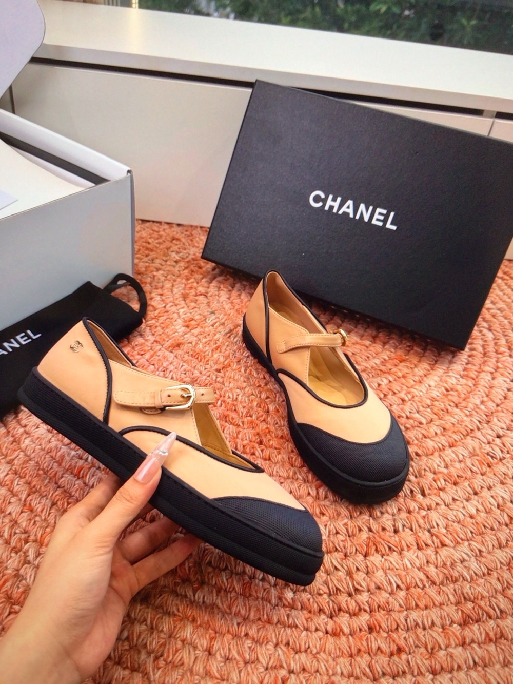 CHANEL Beige and Black Mary Jane Flats with Gold Buckle - Picture 4 of 8